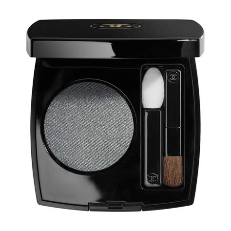 chanel gris eyeshadow.